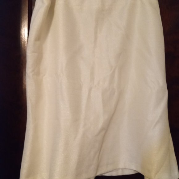 CHURCH FLOW!! 2-piece cream skirt suit with pearl & rhinestone buttons, size18W - Picture 2 of 8